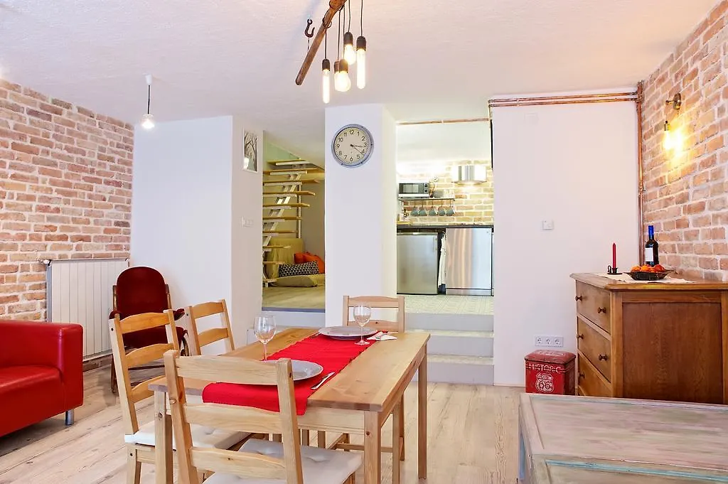 فندق بودابستفي  Unique Ping-Pong Family Duplex In The Heart Of City المجر