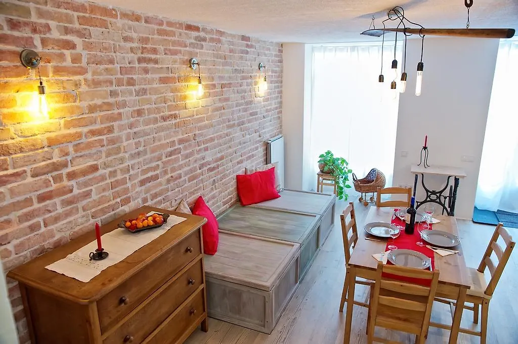 فندق بودابستفي  Unique Ping-Pong Family Duplex In The Heart Of City