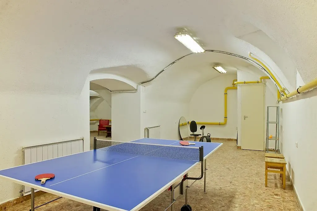 فندق بودابستفي  Unique Ping-Pong Family Duplex In The Heart Of City بودابست
